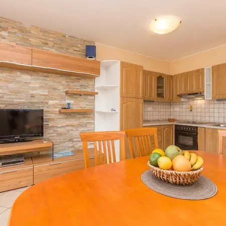 Villa Vila Palma S Dvoje Apartmana I Bazenom
