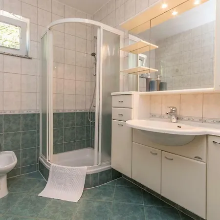 Vila Palma S Dvoje Apartmana I Bazenom 빌라 비르